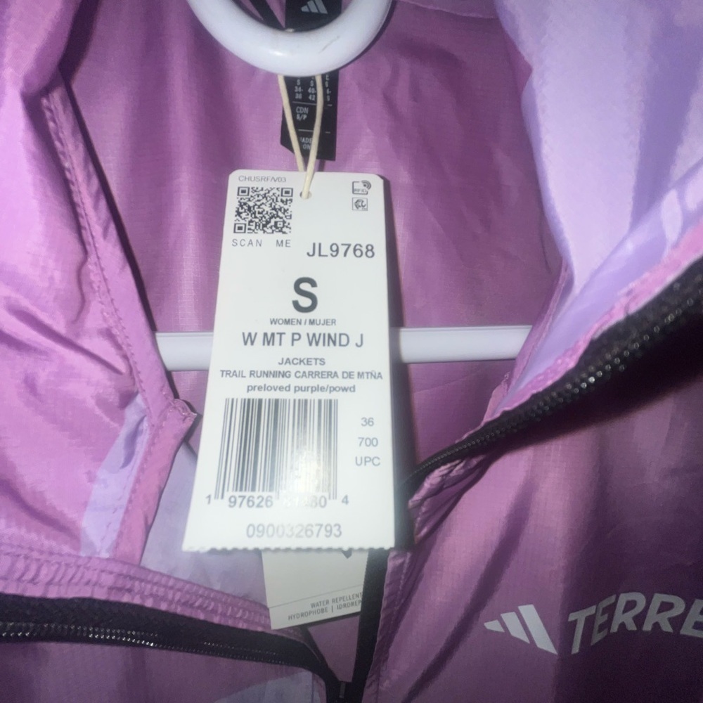 NWT Adidas Terrex women’s multi printed wind jacket purple - Picture 3 of 3